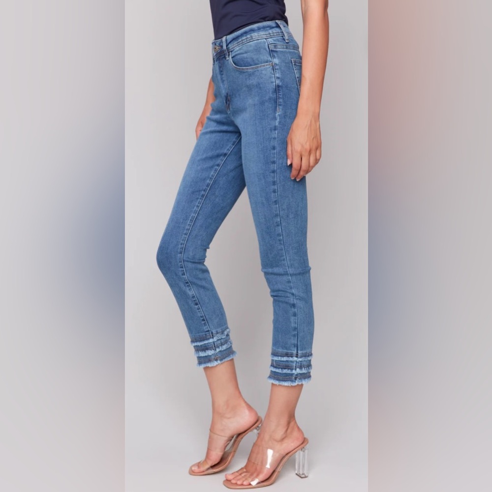 Frayed Hem Cropped Denim Pants - light Blue
Pre-owned